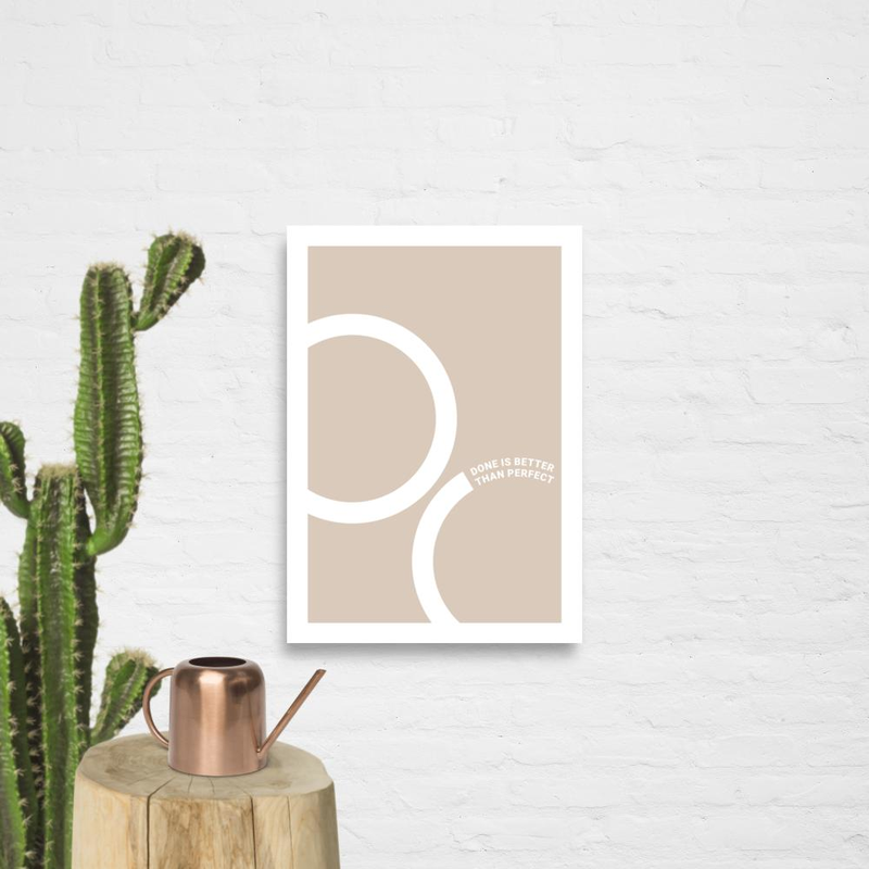 Poster „Done is better than perfect" – Minimalistischer Kunstdruck Beige | Poster Motivation | Wandbild Büro & Wohnzimmer